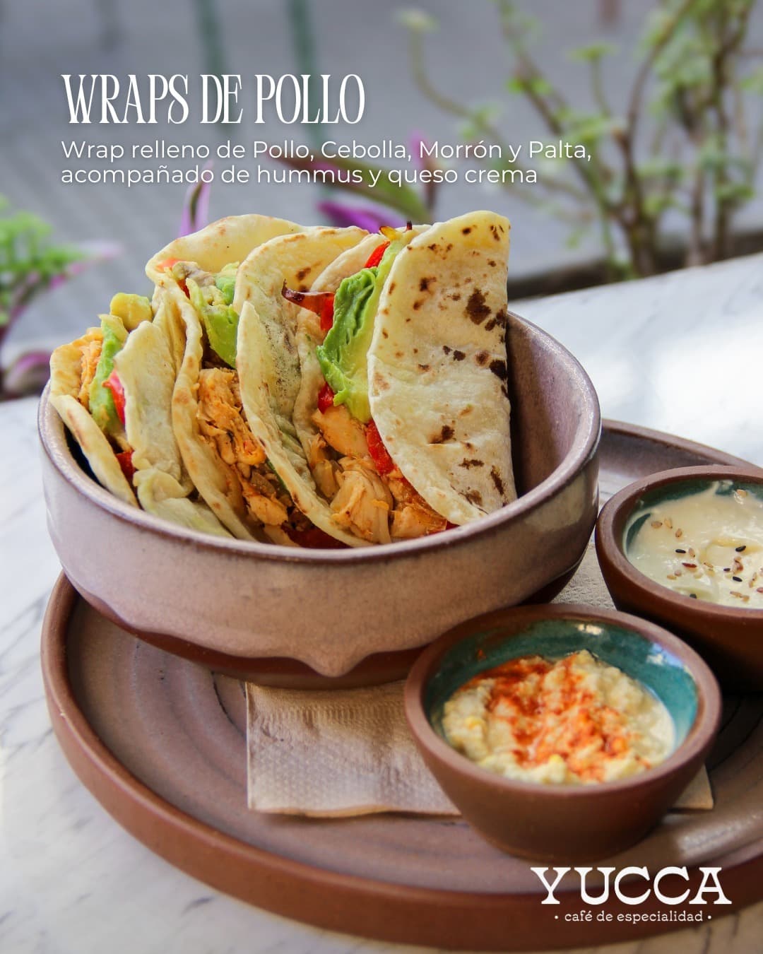 Wraps de pollo con hummus y queso crema