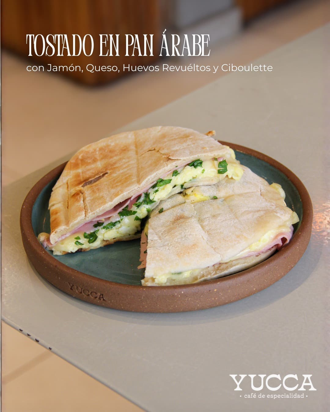 Pita toast de jamón, huevo y queso